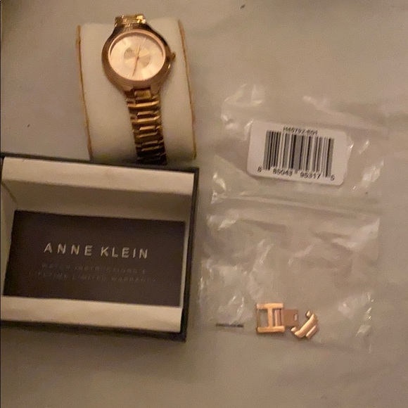 Beautiful Annie Klein Rose Gold Watch - Picture 4 of 4